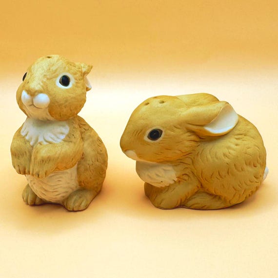 Vintage Bunny Salt Pepper Set Easter Rabbit Shakers