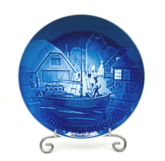 Vintage Bing and Grondahl (B&G) 'Christmas Welcome' Limited Edition Collectible Plate - Christmas 1976