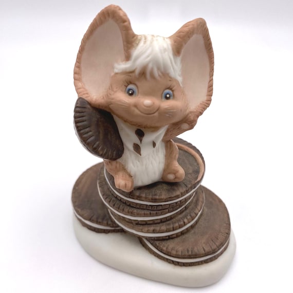 Vintage 1984 Hallmark Cheddar & Co Mouse Figurine with Cookies, "Treat Yourself to a Joy-filled Day"