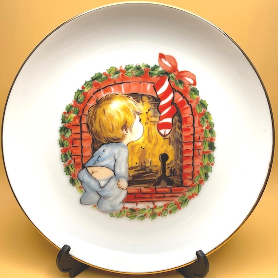 Vintage Jasco 1982 Christmas Plate - Fine Porcelain - Made in Japan - 22K gold trim