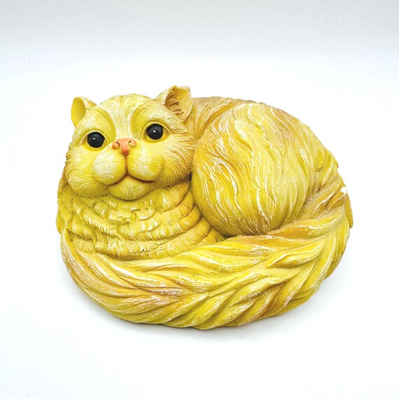 Adorable Vintage Orange Tabby Cat Figurine with Gold Eyes - Cute Desk Paperweight
