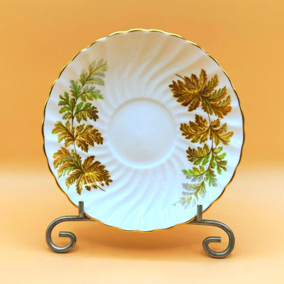 Aynsley Bone China Saucer England Gold Trim Leaf Pattern