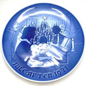 1970 Vintage Bing & Grondahl collectible Christmas plate, &quot;Christmas At Home&quot;.