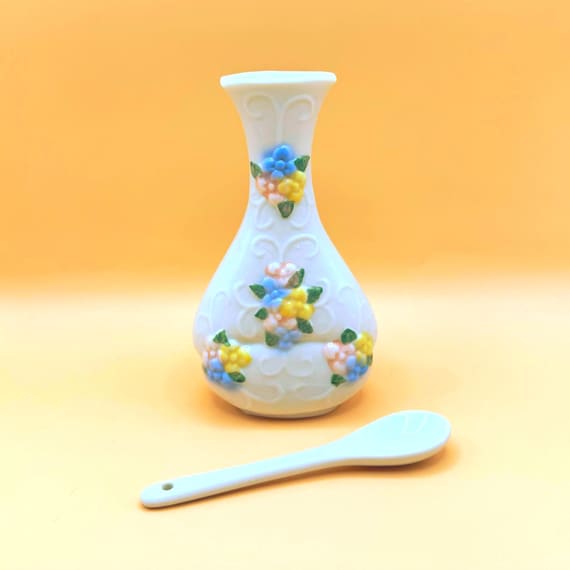 Vintage Treasury of Gifts Porcelain Bud Vase with Spoon & Box 1998