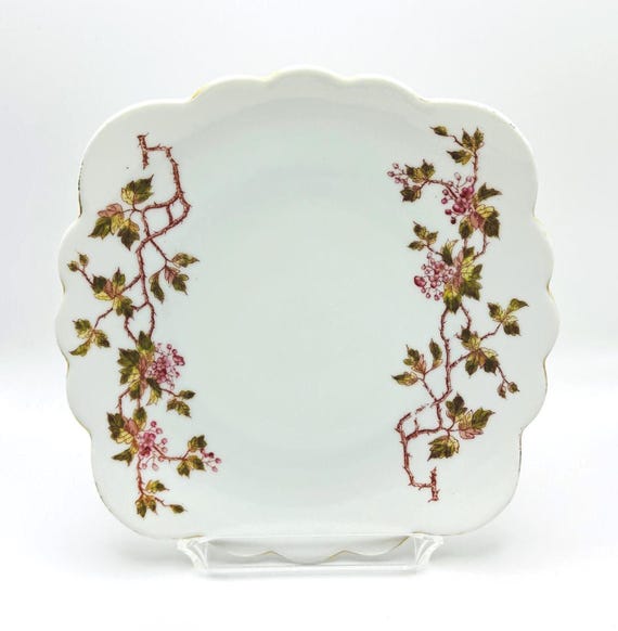 Beautiful Antique Marx & Gutherz Carlsbad Austria Scalloped Edge Plate - Floral Vine Design