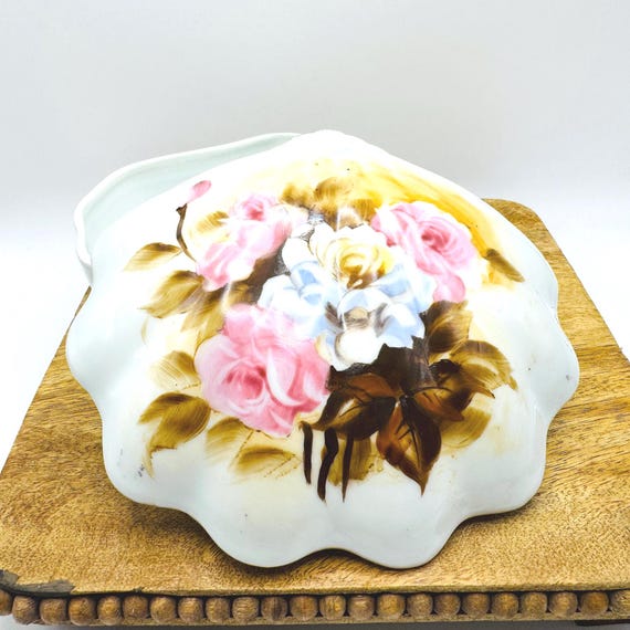Beautiful Retro Clam Shaped Trinket Dish with Floral Design