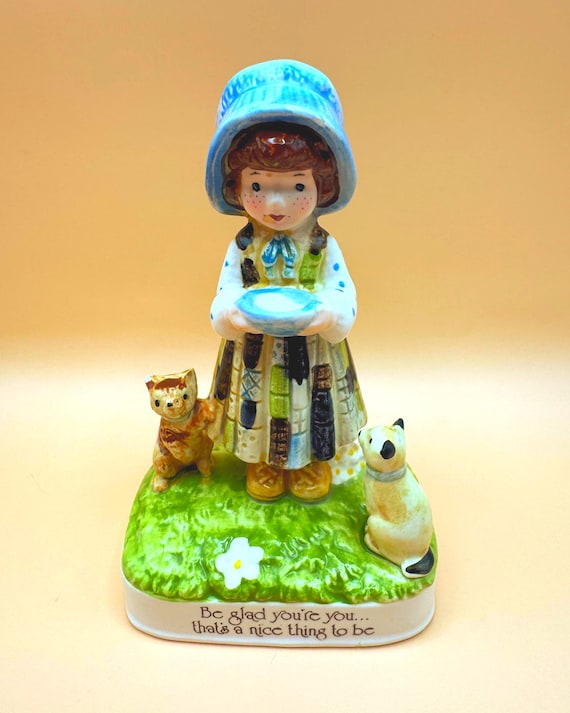 1974 Holly Hobbie WWA Be Glad You’re You Figurine