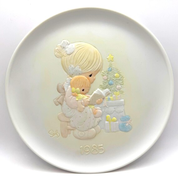 Precious Moments 1985 Plate - "Tell Me the Story of Jesus" by Sam Butcher