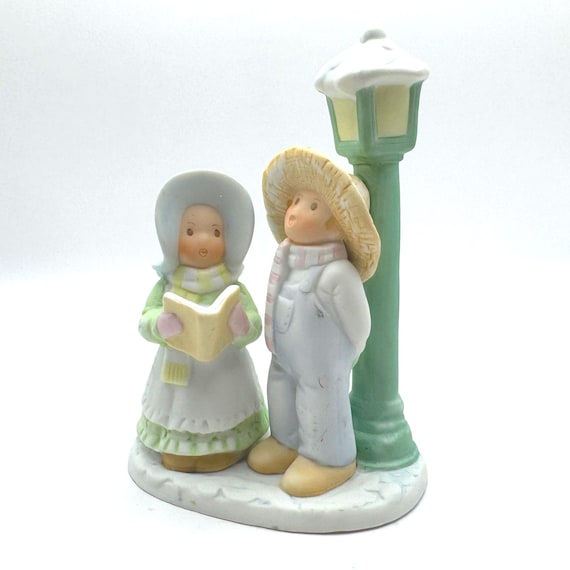Vintage Homco Circle of Friends Christmas Figurine 1992 - Children Caroling Snowy Lamp Post