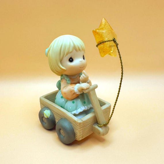 Precious Moments Wishing You A World Of Peace Figurine 1999