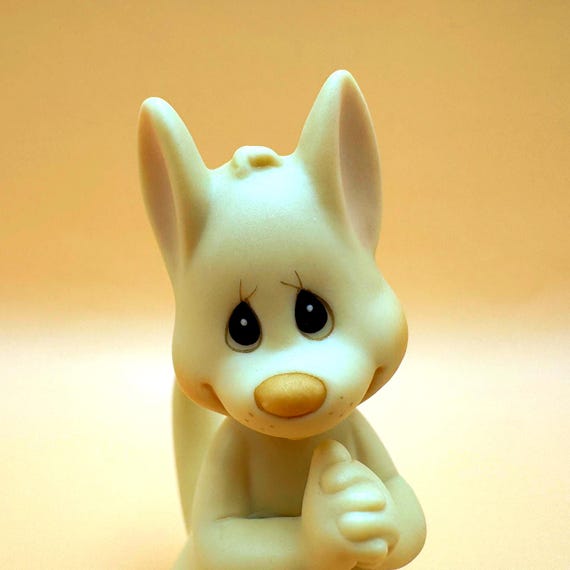 Precious Moments Hello World Kangaroo 1988 Enesco Figurine