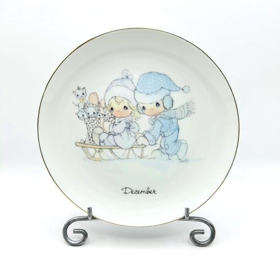 Vintage December Plate with Precious Moments Sledding Scene - Birthday month gift - Collectible plate of the month
