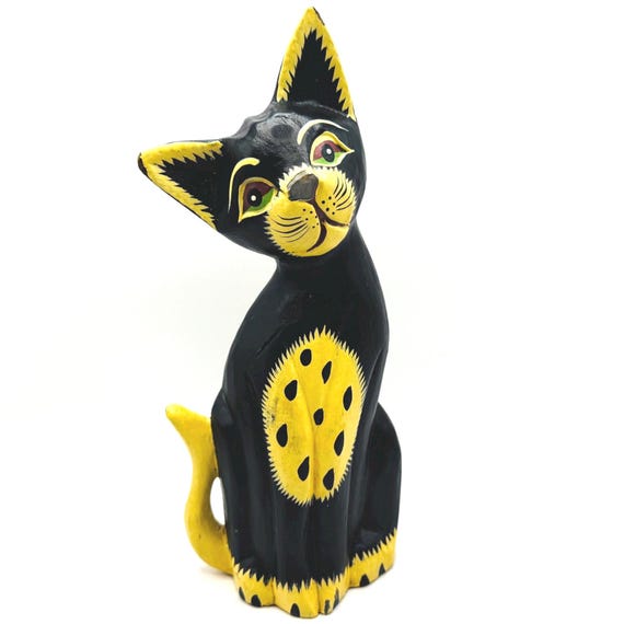 Charming Vintage Hand Carved Wooden Cat Figurine - Folk Art Decor
