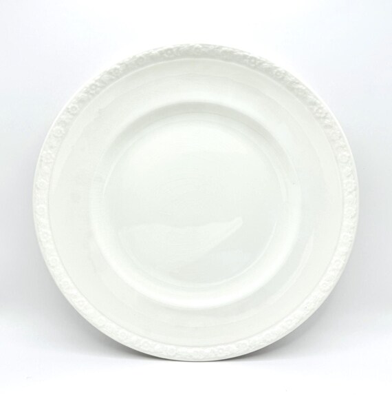 Elegant Vintage Ivory Hedge Rose Dinner Plates | Wedgwood & Co | Select Your Quantity
