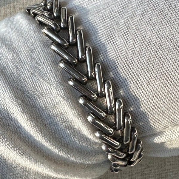 Vintage Sterling Silver Fishtail Link Bracelet - 7 Inches - Made in Mexico