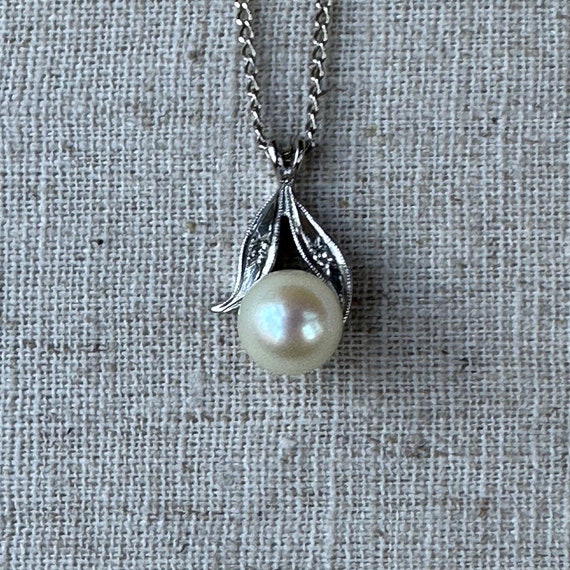 Vintage 14k White Gold Pearl and Diamond Necklace… - image 4