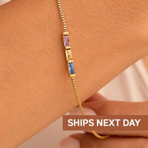 Pulsera personalizada con piedra de nacimiento baguette para mujer, joyería familiar minimalista de oro de 14 quilates, regalo personalizado para mamá, idea de regalo para el Día de la Madre o Navidad.