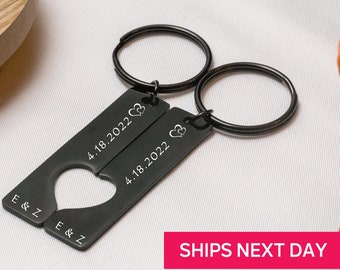 Custom Engraved Heart Couple Keychain Set, Wedding Date Keyring with Coordinates Anniversary Gift Engravable Date Keychain Gift from Him Her