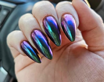 Set de uñas postizas cromadas con efecto de mancha de aceite