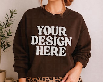 Mockup Gildan 18000 Cioccolato Fondente, Mockup Felpa Oversize, Mockup Trendy, Mockup Comodo, Mockup Felpa Marrone Scuro, Mockup Minimalista