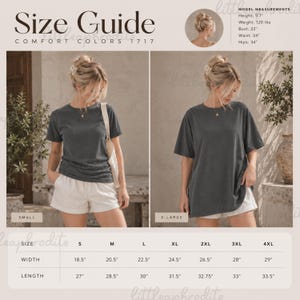 Op de afbeelding: Een maattabel voor Comfort Colors 1717 t-shirts met een antracietgrijs t-shirt met ronde hals in de maten small en extra-large. Bevat een tabel met modelmaten, een maattabel met breedtes en lengtes in inches en visuele vergelijkingen.