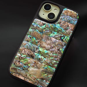 Gouden abalone-hoes voor iPhone, zwarte parel iriserende gloed, handgemaakte hars en inlegwerk van echte schelp