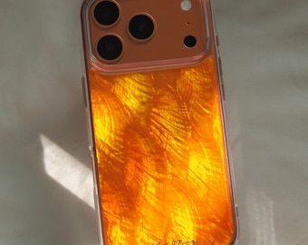 コズミックオレンジ マザーオブパール iPhone ケース、樹脂シェルインレイ