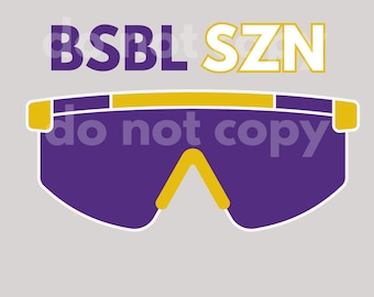 Op de afbeelding: Paarse en gele zonnebril met de tekst "BSBLSZN" erboven. De tekst is wit met een gele omtrek.