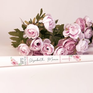 Personalisierte Taufe Taper Candle Floral Pink Mädchentaufgeschenkset mit Kerzenhalteroptionen