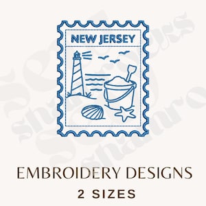 Puede incluir: Diseño de bordado azul con un sello de Nueva Jersey con un faro, un cubo de playa, una concha y una estrella de mar. El texto "NEW JERSEY" está en la parte superior. Debajo del sello está el texto "EMBROIDERY DESIGNS" y "2 SIZES".