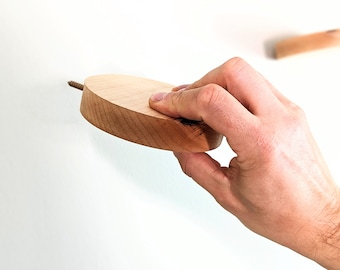Handcrafted Maple Floating Shelf: Minimalist Wall Decor