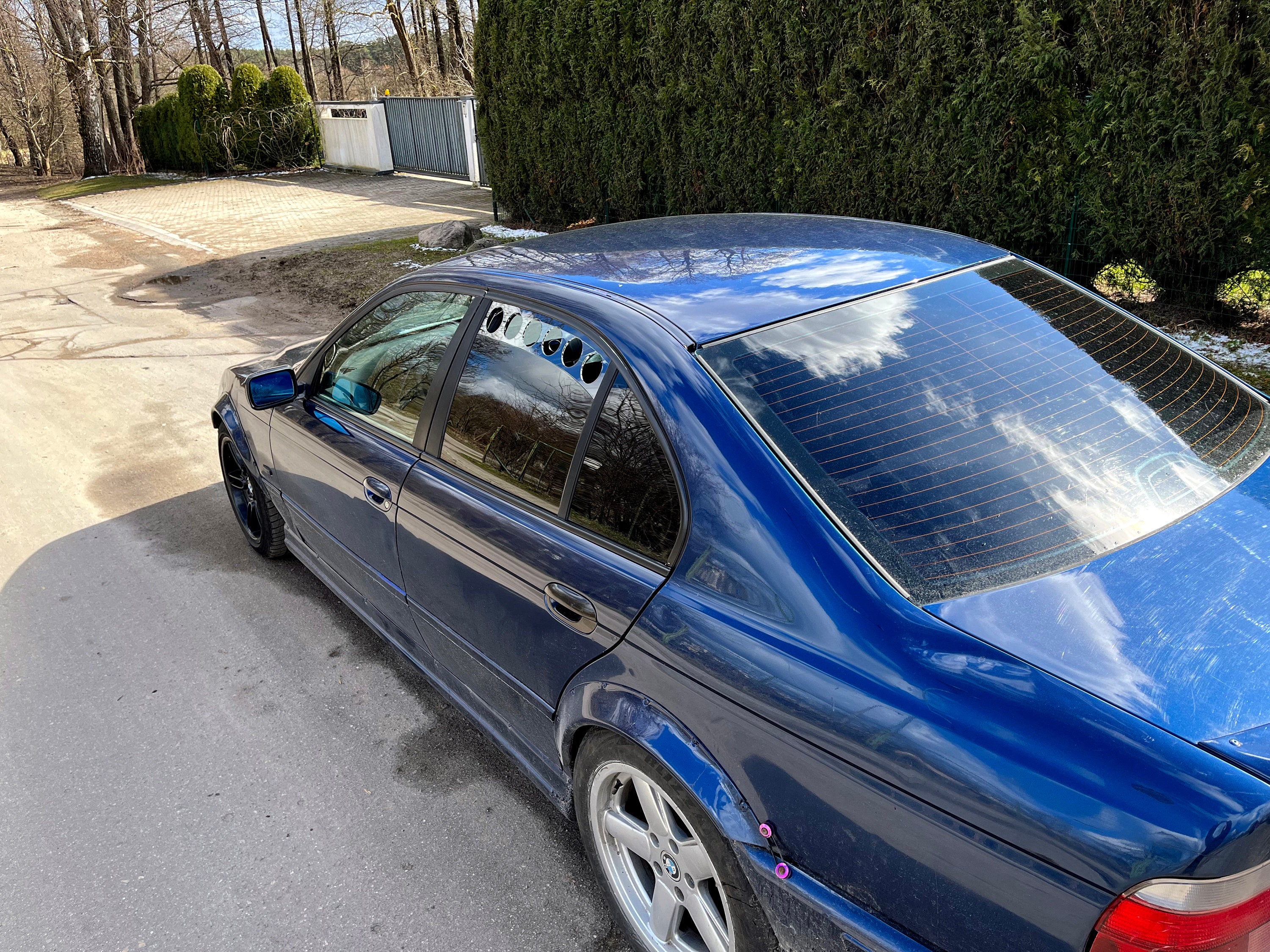 BMW E39 Sedan Rear Window Vents for Drift Smoke Ventilation and Dog ...