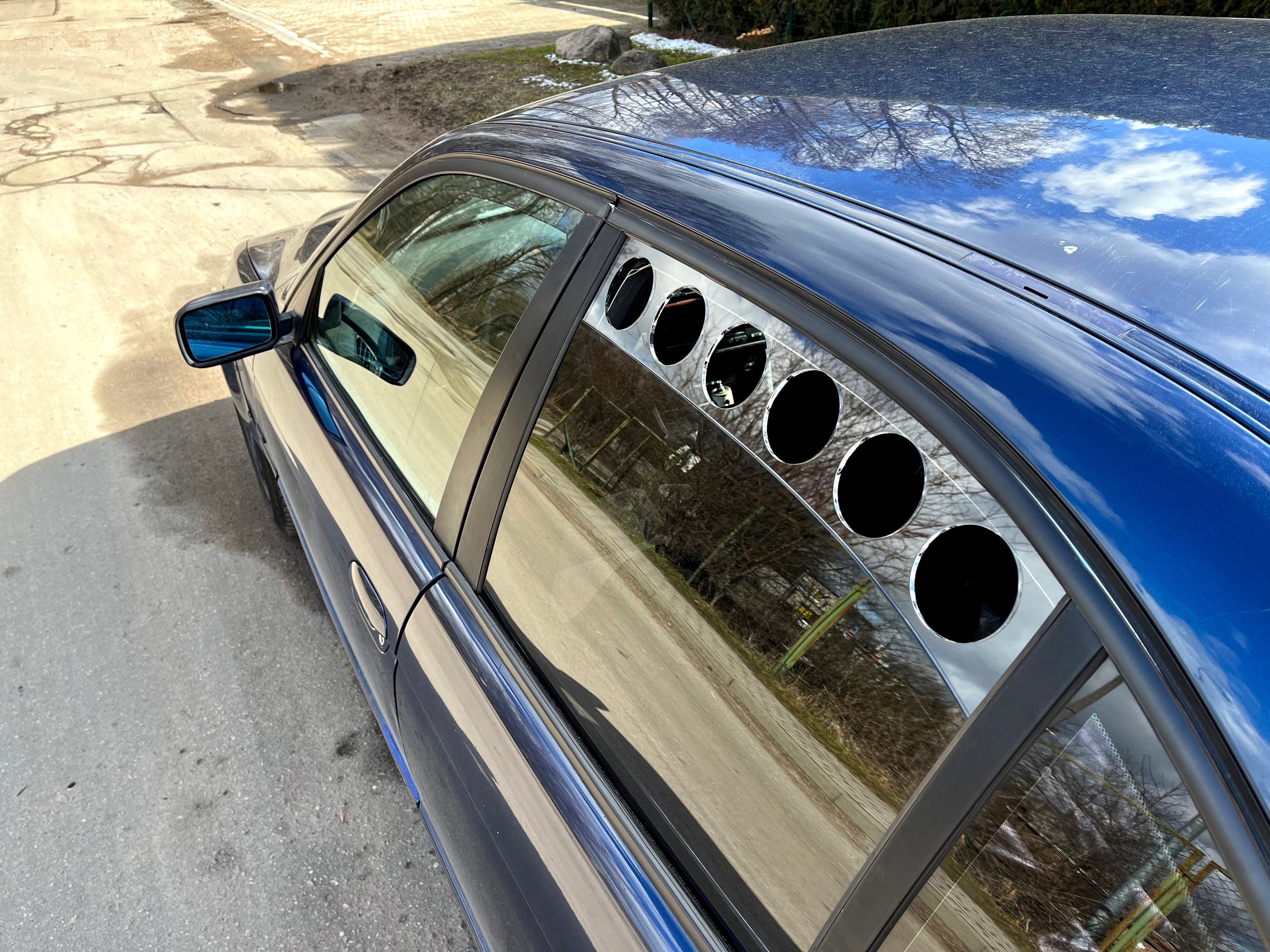 BMW E39 Sedan Rear Window Vents for Drift Smoke Ventilation and Dog ...