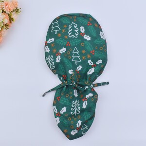 Christmas Ponytail Scrub Cap: Holly Print, Satin Lined