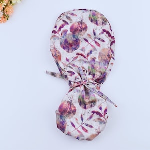 Boho Flower Print Ponytail Scrub Cap. Surgical cap with ponytail, Scrub caps for women, Satin lined scrub cap. Scrub cap in 3 Styles.