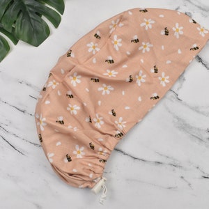Bees & Daisies Euro Scrub Cap: Satin Lined Cotton Surgical Cap
