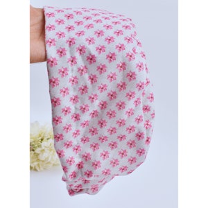 Floral ponytail scrub cap, Summer scrub cap with ponytail holder. Flowers Euro Scrub Cap for Women, Surgical cap, silk lined scrub cap.
