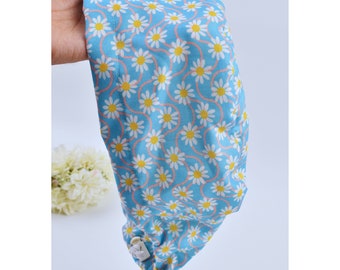 Daisy Floral Euro Scrub Cap: Satin Lined Cotton Surgical Hat