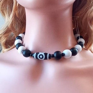 Y2K Chunky Yin Yang Choker Necklace Matching Chunky Bracelet Black and White Wood Beaded Evil Eye Jewelry Gift Set for Women Teenager Girls
