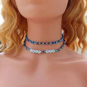 FUCK OFF Collar de capa de ojo malvado azul con cuentas de letras, regalo de joyería único de la década de 1980 para adicto a las joyas, gewgaws