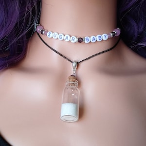 Conjunto de 2 collares en capas con gargantilla con letras y palabras de Sugar Baby para niña adolescente