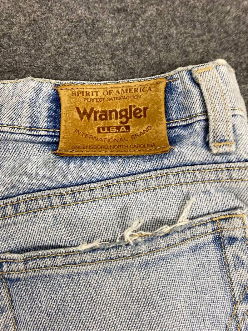 Vintage WRANGLER Distressed Jeans | 90s Thrashed Cowboycore Denim | Rugged Sun Faded Workwear | Grunge Western image 5