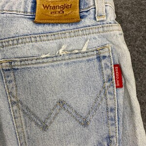 Vintage WRANGLER Distressed Jeans | 90s Thrashed Cowboycore Denim | Rugged Sun Faded Workwear | Grunge Western image 4