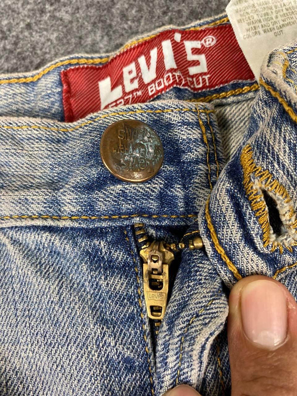 VINTAGE Y2K Levi's 527 Bootcut Jeans W28 L26.5 | Light Wash