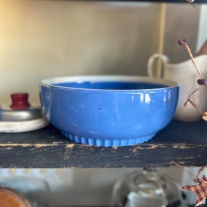 Vintage Hall China Company Blue Mixing Bowl – Made Exclusively for Montgomery Ward & Co. (1930s–1940s)