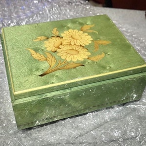 Vintage Reuge Sorrento Swiss Music Box Floral Marquetry Inlay
