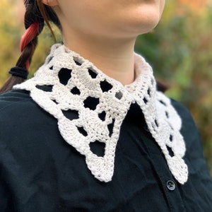 Collar „Wednesday Addams“ Crochet Pattern PDF made to measure Lacey detachable removable Crochetcollar Kragen Häkelanleitung