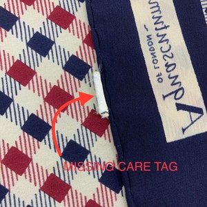 Foulard Aquascutum En Soie Multicolore – Occasion, Parfait Pour Un Look Chic !
