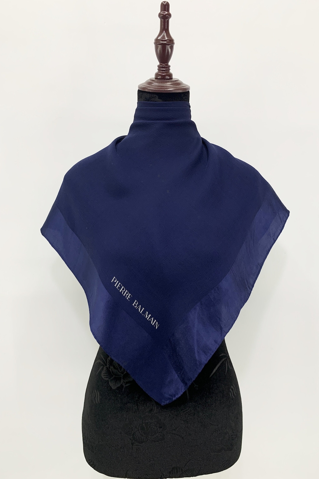 Foulard Vintage Pierre Balmain En Soie 100% - Motif Géométrique Multicolore - Occasion Bon état Général