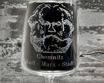 Weinglas mit Gravur Karl-Marx-Monument, Chemnitz